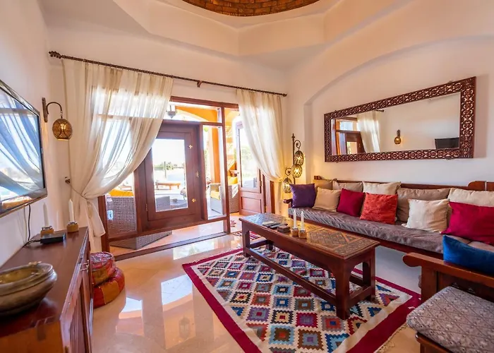 Charming Lagoon With Pool Egyptian Style -sabina 117 Villa Hurgada