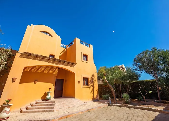 Charming Lagoon With Pool Egyptian Style -sabina 117 Villa Hurgada