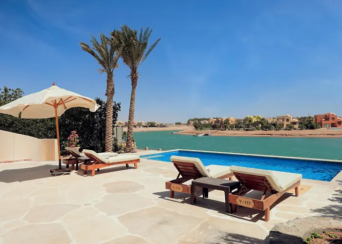 Charming Lagoon With Pool Egyptian Style -sabina 117 Villa Hurgada